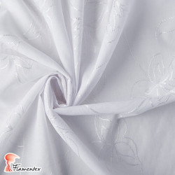 ANEC. Embroidered batiste fabric with cotton thread.